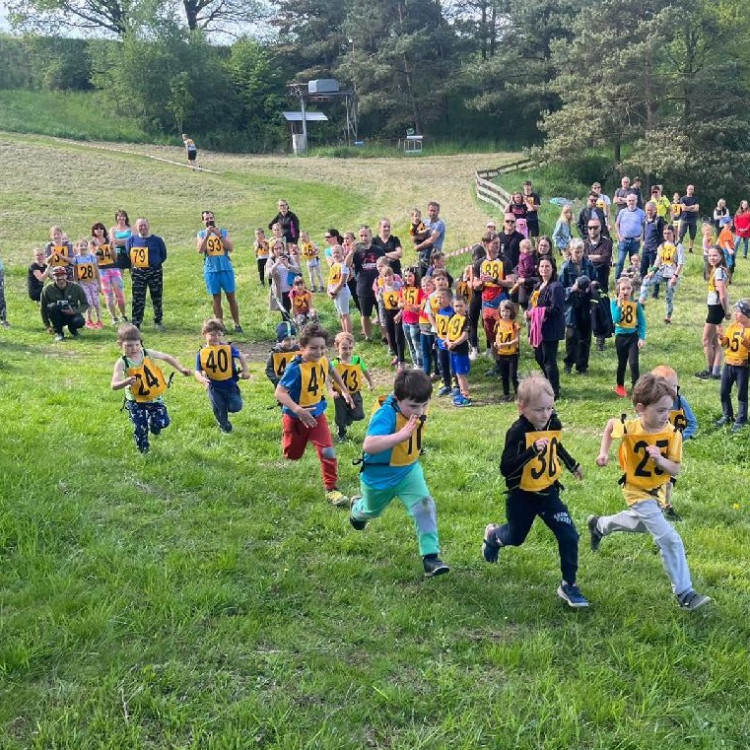 Běžecký závod "Po sjezdovce dolů i nahoru"