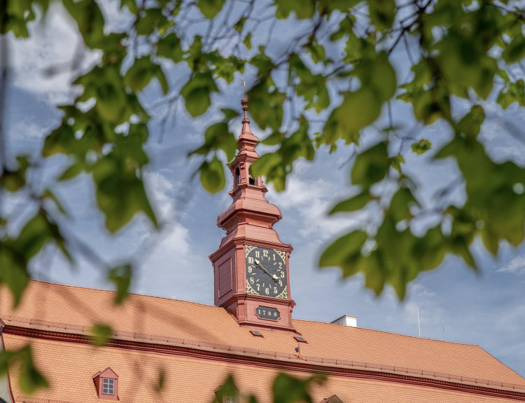 Ve kterém roce získala městská rada budovu dnešní jihlavské radnice?