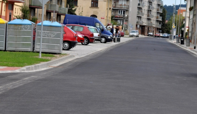 Budějce v srpnu: o dvě silniční uzavírky méně.