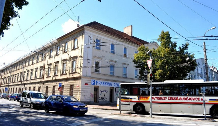 Den „Město bez aut“? Ne, jen šest hodin „Náměstí bez aut“