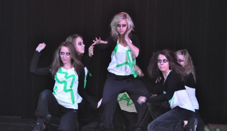 Danceshow Dancing Queens – večer tance, hudby a emocí