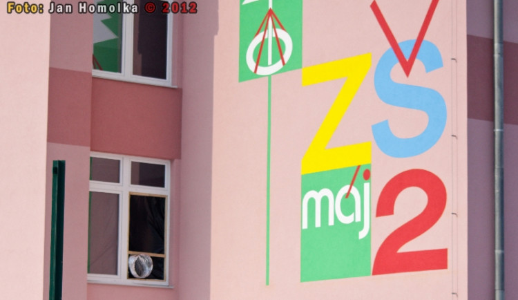 Ze škol zmizel azbest, z městské kasy peníze