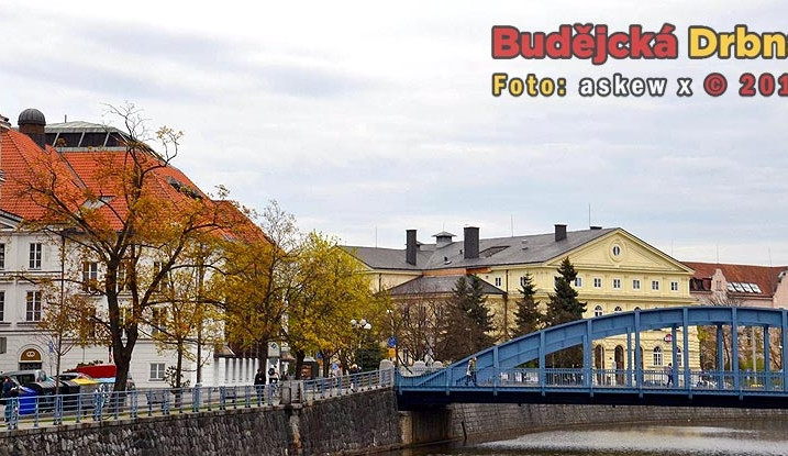 Zastupitelé diskutovali o smlouvách mezi divadlem a KD Slavie