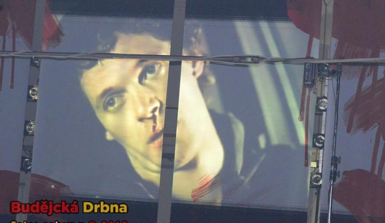 Aby životní příběhy nekončily v černých pytlích. The Action