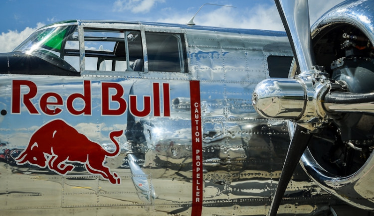 Létající býci ze Salcburku kroužili nad Budějcemi