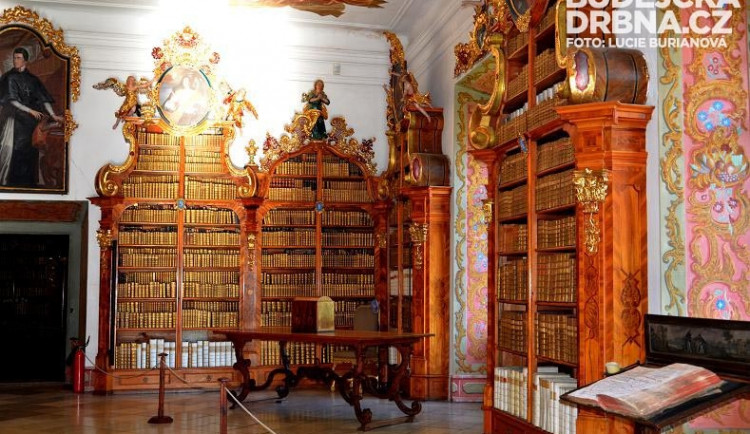 Novými cestami v nedávných stopách do Vyššího Brodu