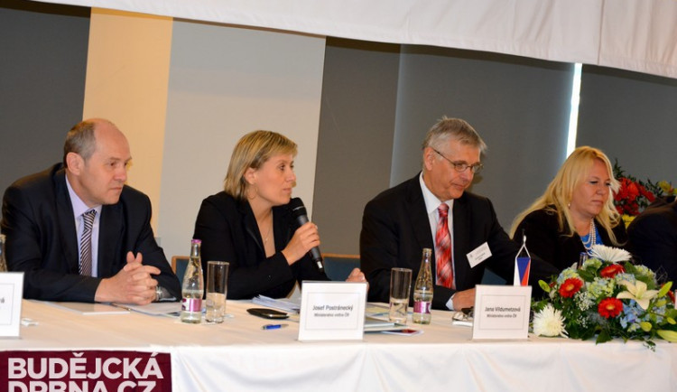 Budějce hostily celostátní konferenci tajemnic a tajemníků