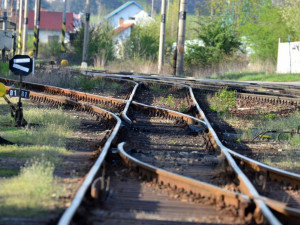 Nákladní vlak dnes srazil a usmrtil na Žďársku muže