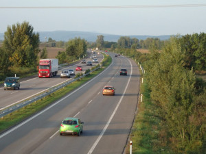 Nehoda přívěsu na 80. kilometru zablokovala dálnici D1 ve směru na Prahu