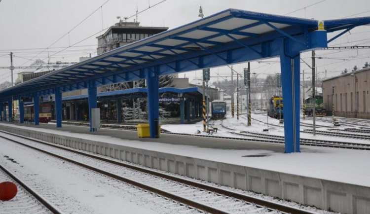 Vlakové nádraží v Havlíčkově Brodě má dvě nová nástupiště. Stála 139 milionů korun