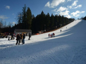 Sněhová děla se rozjela o sto šest. Zahájení lyžařské sezony závisí na počasí v dalších dnech