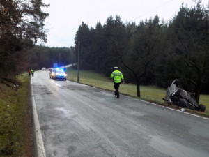 V Hněvkovicích na Havlíčkobrodsku dnes zemřel padesátiletý řidič, bouralo se i na Třebíčsku