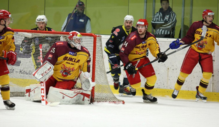 Dukla vybojovala první povánoční bod, v Kadani prohrála po nájezdech