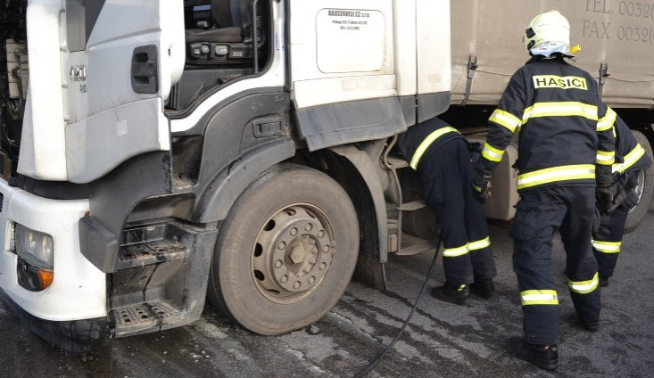 Požár kamionu na dálnici D1