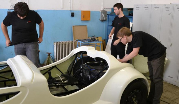 Automobil značky Kaipan staví studenti technických středních škol na Vysočině.