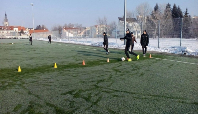 Starší dorostenci Dynama podstupují soustředění i za velmi chladného počasí