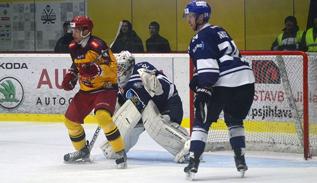 V souboj týmů z čela Dukla Jihlava neuspěla, doma podlehla Kladnu 2:4
