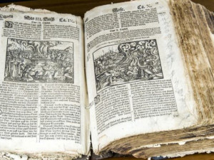 Malé muzeum Bible bylo otevřeno v Pelhřimově. Obsahuje více než 350 výtisků