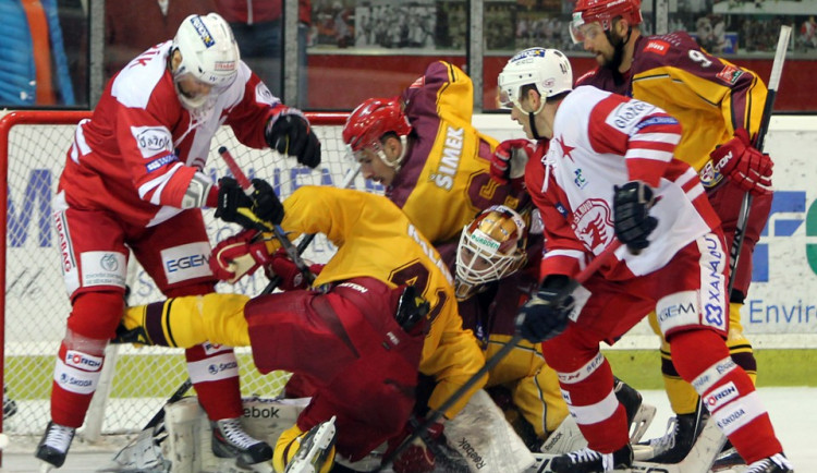 Dukla veze tři body z Edenu, v souboji o třetí místo předčila Slavii Praha 3:1