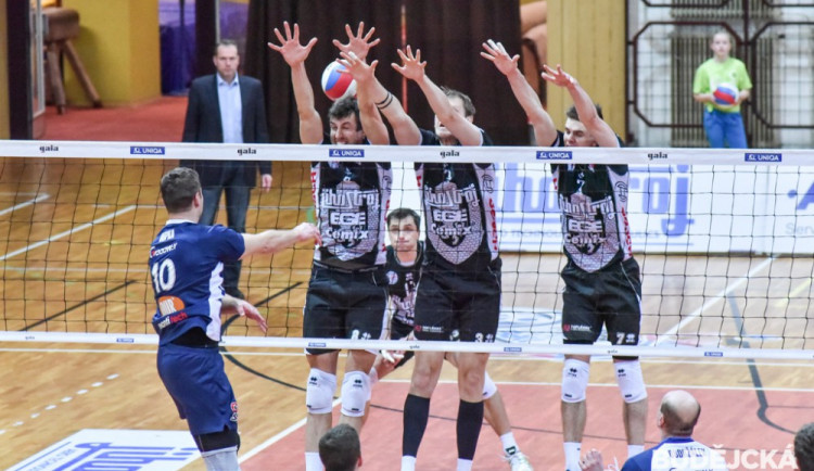 SOUTĚŽ: Před Volejbalovým plesem čeká na Jihostroj pátá Odolena Voda