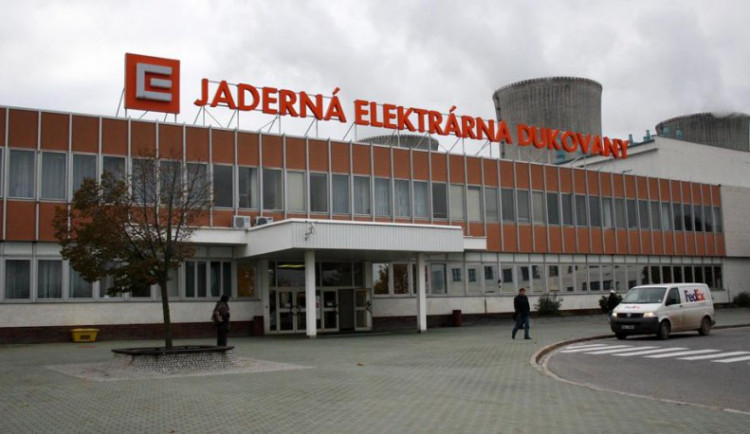 ČEZ v Dukovanech spouští odolnější chladicí věže za miliardu korun