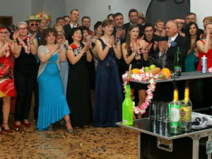 FOTO: Ples Rodinných pasů Kraje Vysočina: Letos se tančilo ve stylu Mamma Mia