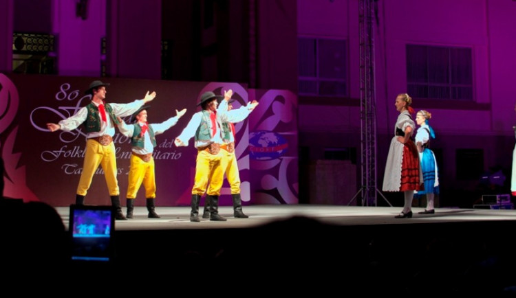 Folklorní soubor Pramínek