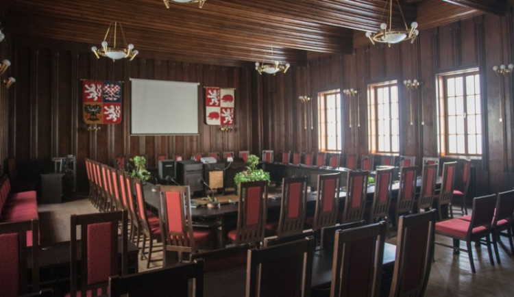 Úterní zasedání jihlavských zastupitelů trhalo rekordy. O záležitostech Jihlavy se jednalo osm hodin