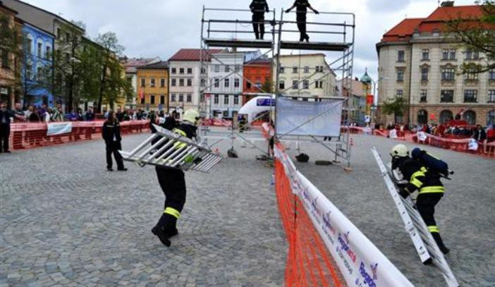 Ve víceboji si to v Jihlavě rozdají hasiči a hasičky. Vše proběhne v dýchacích přístrojích 
