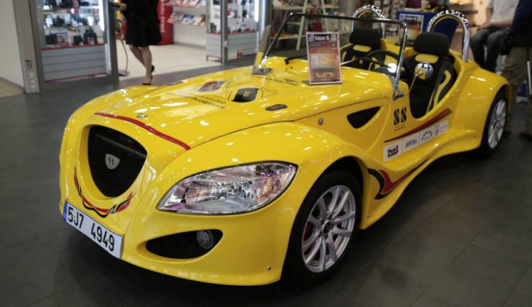 Také auta značky Kajpan se vydají na svou dlouhou cestu do zahraničí