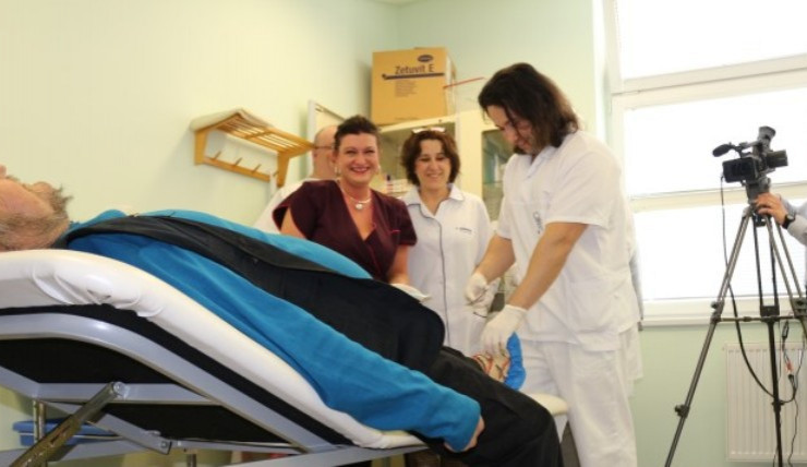 Tři sta larev může odvrátit amputaci končetin. I to se učili lékaři z Polska v jihlavské nemocnici