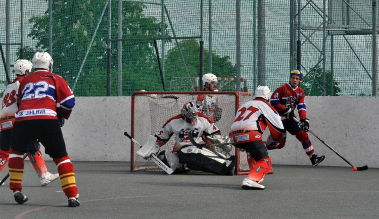 V sobotu startuje finále Jihomoravské hokejbalové ligy, "béčko" Jihlavy vyzve rivala z Brna