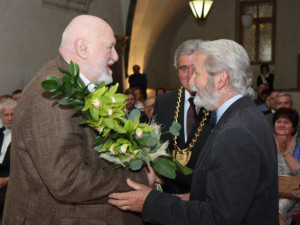 Jihlava předala ocenění prvnímu starostovi Veverkovi. Ocenila také mladé talenty