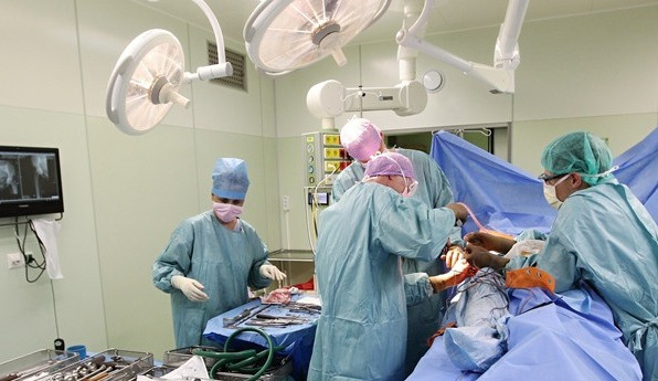 Jihlavská nemocnice zkrátila čekací lhůtu na výměnu kyčelního a kolenního kloubu