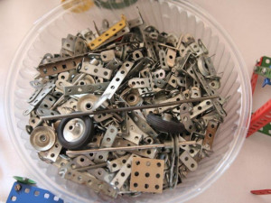 Jihlavská brána ode dneška láká na letní výstavu předmětů ze stavebnice Merkur