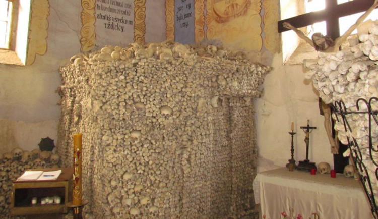 Kostnice v Nížkově