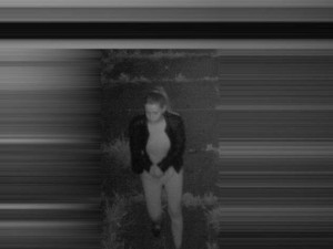 Na hlavním nádraží v Jihlavě se sprejovalo. Neznáte osoby na fotografiích?