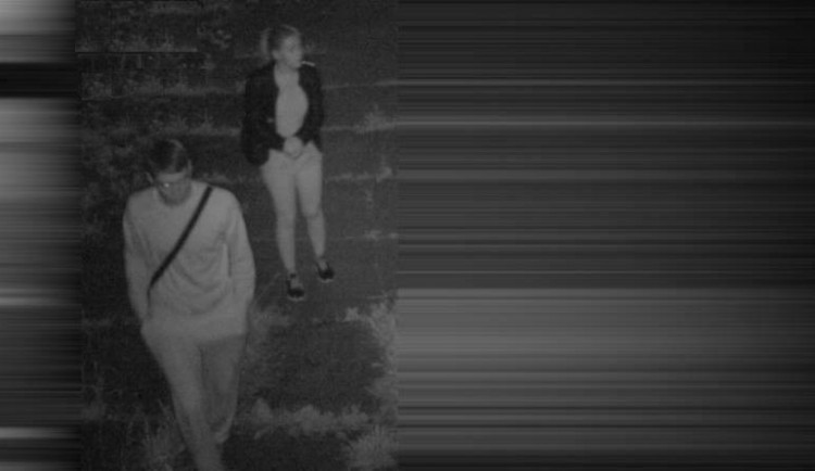 Na hlavním nádraží v Jihlavě se sprejovalo. Neznáte osoby na fotografiích?