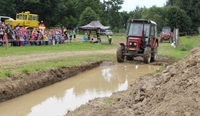 Řečice již po šesté pořádá Traktortriádu.
