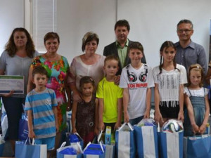 Ocenění těch nejlepších sběračů papíru na Vysočině v roce 2015/2016