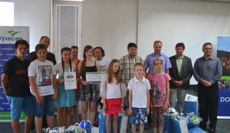 Ocenění těch nejlepších sběračů papíru na Vysočině v roce 2015/2016