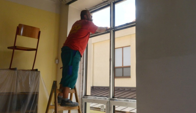 Do 12. srpna bude v třebíčské ZŠ T.G.Masaryka probíhat výměna oken
