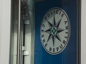 Policie obvinila mladého Rumuna z napadení tří mužů v Ledči nad Sázavou