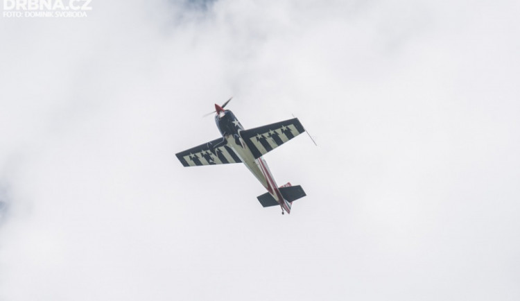 FOTO: Na Hosíně trénují tento týden američtí letečtí akrobaté