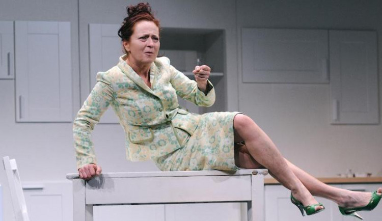 Simona Stašová se předvede ve hře Shirley Valentine v Kamenici nad Lipou