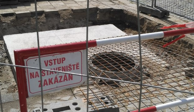 Z jihlavských „pařenišť“ na Masarykově náměstí zbydou jen kanálové poklopy
