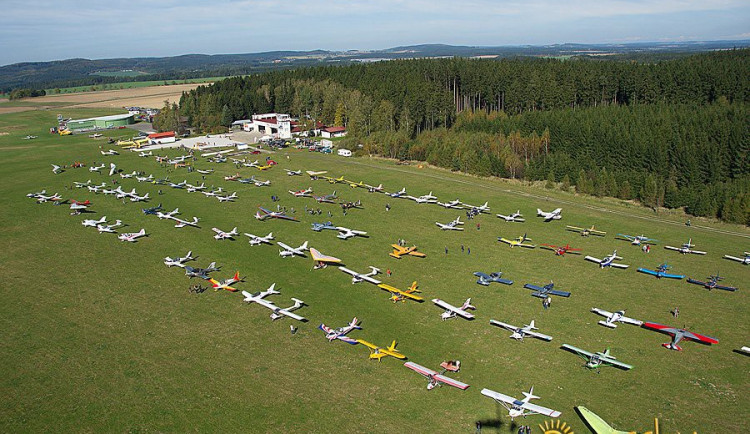 Jihlava má postavit zpevněnou dráhu letiště v Henčově do konce roku 2019
