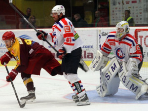 Dukla Jihlava slaví domácí vítězství za tři body. V divokém regionálním derby přestřílela Třebíč 5:4