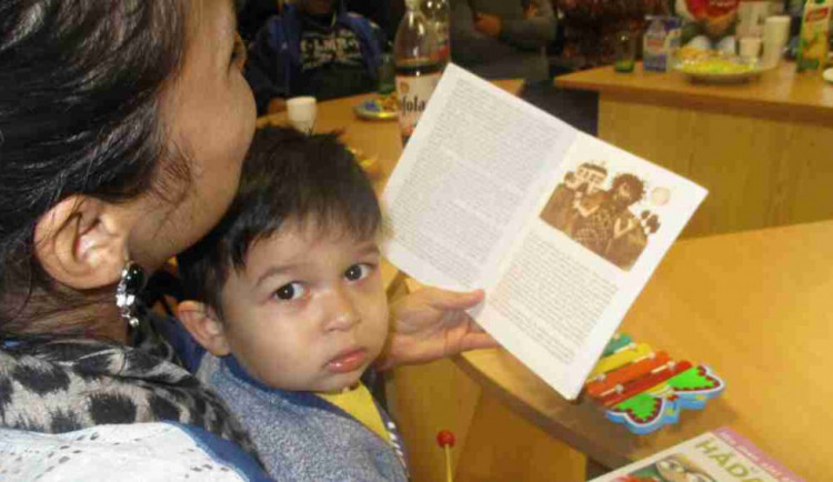 Účastníci se seznámili s literaturou psanou v romštině