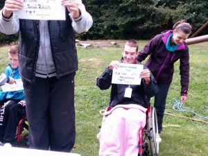 Handicapovaní lidé mohli díky sbírce plastových víček jet na rekondiční pobyt na Čeřínek
